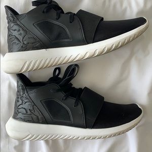 Adidas Tubular Sneaker